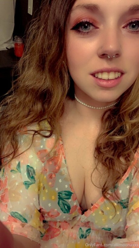 Foto di nudo di fuga di OnlyFans di Allimoonaxxx