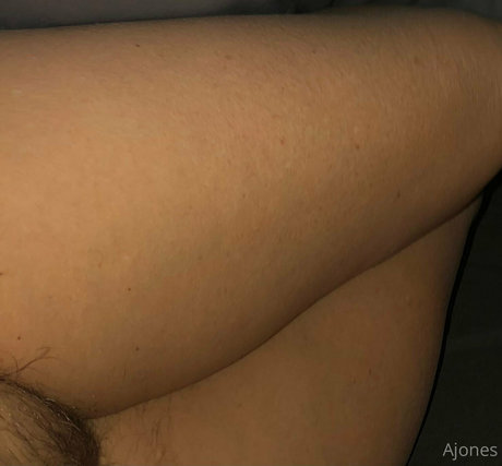 Foto di nudo di fuga di OnlyFans di Ajonesfeet