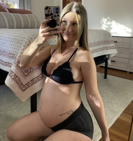 Foto di nudo di fuga di OnlyFans di Lilmissvixennnn