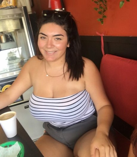Nicky Nicole