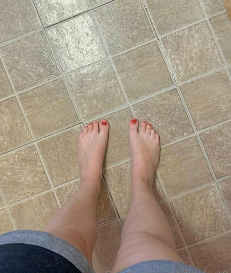 Ellesfeet8