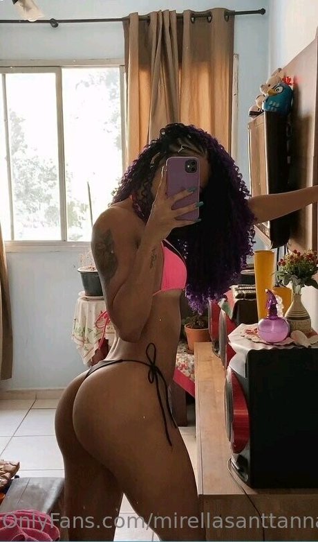 Foto di nudo di fuga di OnlyFans di Mirella Santtanna