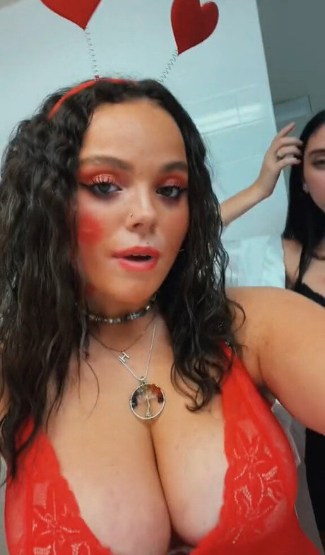 Foto di nudo di fuga di OnlyFans di Hannah B