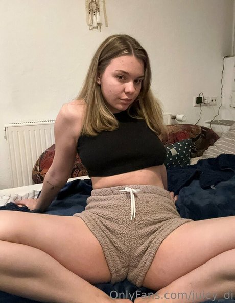 Foto di nudo di fuga di OnlyFans di Juicydi