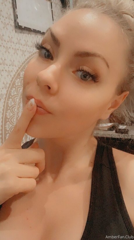 Foto di nudo di fuga di OnlyFans di Nina Rei