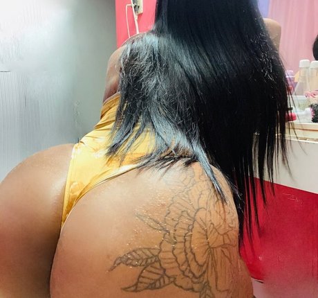 Foto di nudo di fuga di OnlyFans di Vannessa Doarte