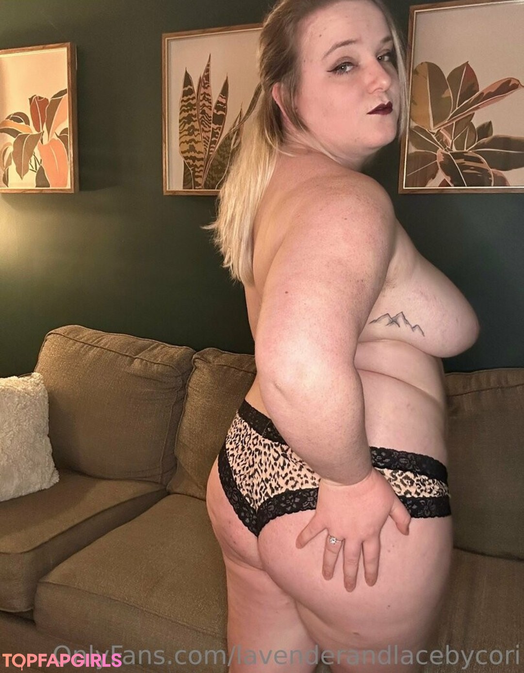 Foto di nudo di fuga di OnlyFans di Lavenderandlacebycori #32 Foto di nudo di fuga di OnlyFans di Lavenderandlacebycori #32