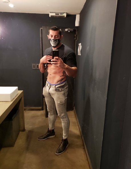 Foto di nudo di fuga di OnlyFans di Eliseoantoniofree