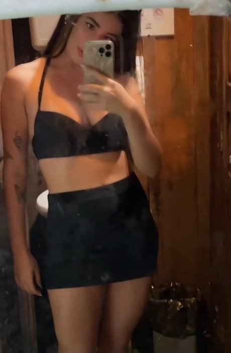Foto di nudo di fuga di OnlyFans di Carlevellyn