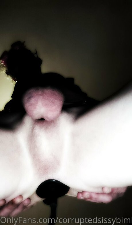Foto di nudo di fuga di OnlyFans di Corruptedsissybimbodoll