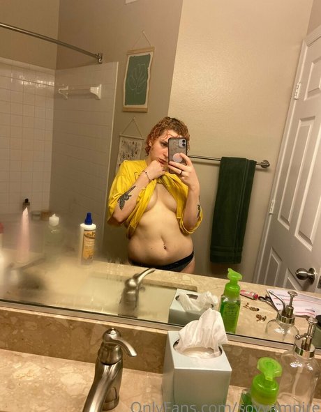 Foto di nudo di fuga di OnlyFans di Soyvampire