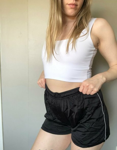 Foto di nudo di fuga di OnlyFans di Innocentabby