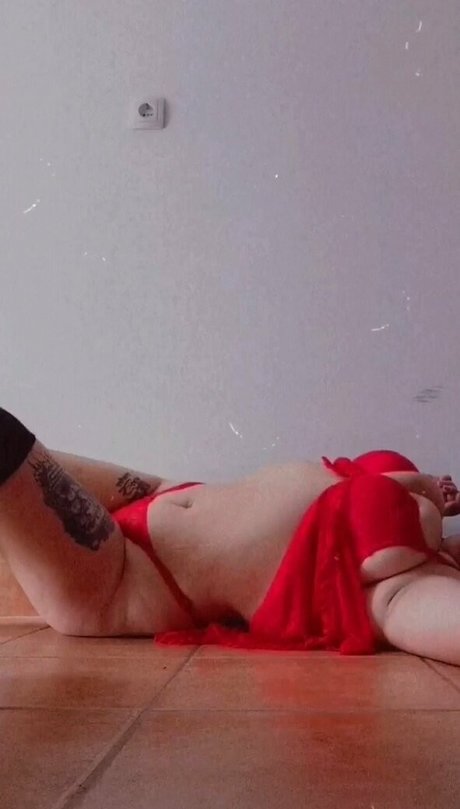 Foto di nudo di fuga di OnlyFans di Antilopa