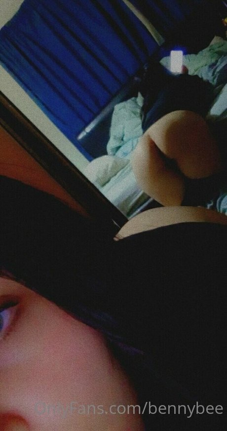 Foto di nudo di fuga di OnlyFans di Bennybee