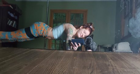 Foto di nudo di fuga di OnlyFans di Mikaylarainesfans