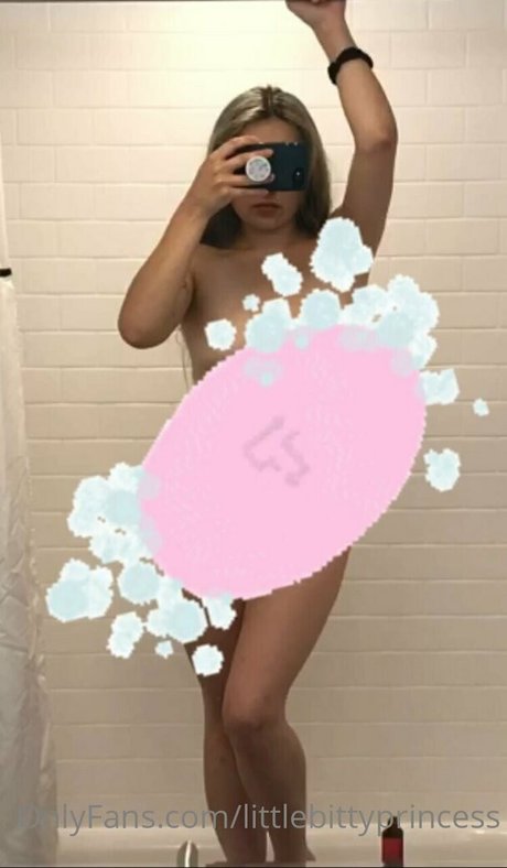 Foto di nudo di fuga di OnlyFans di Littlebittyprincess