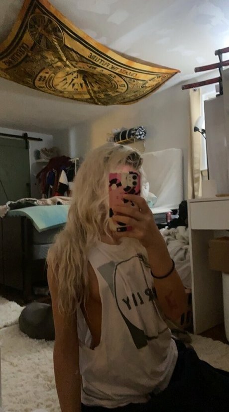 Foto di nudo di fuga di OnlyFans di Bellahaleyyy