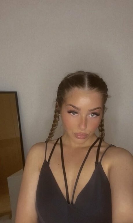 Foto di nudo di fuga di OnlyFans di Miatyson