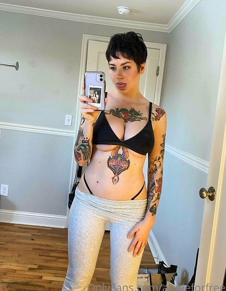 Foto di nudo di fuga di OnlyFans di Annieforfree