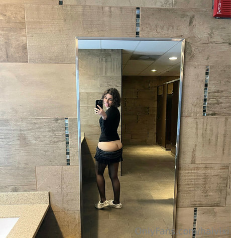 Foto di nudo di fuga di OnlyFans di Heyypixi