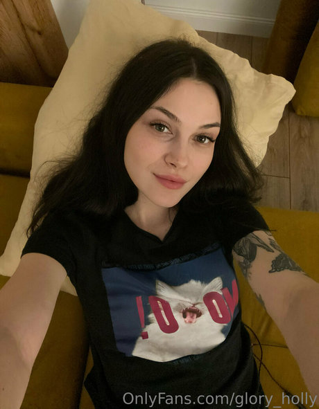 Foto di nudo di fuga di OnlyFans di Gloryholly