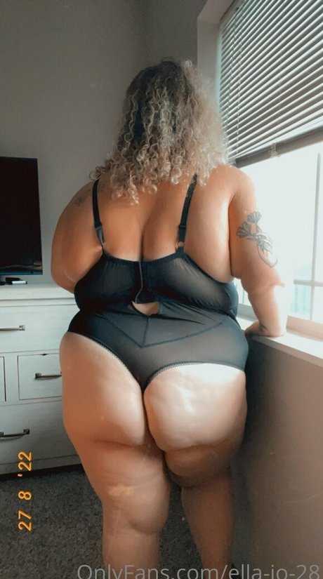 Foto di nudo di fuga di OnlyFans di Ellajo28