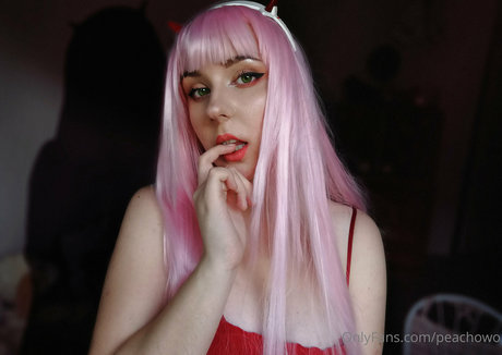 Foto di nudo di fuga di OnlyFans di Peachowo