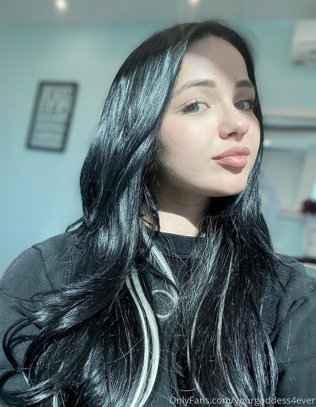 Foto di nudo di fuga di OnlyFans di Yourgoddess4ever