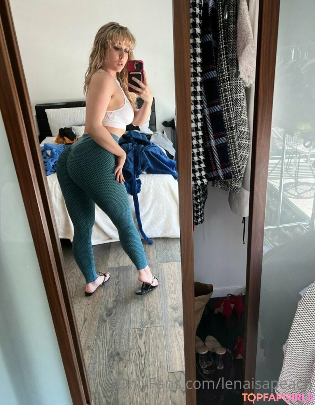 Foto di nudo di fuga di OnlyFans di Lena Paul #1116