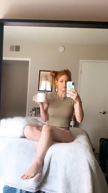 Foto di nudo di fuga di OnlyFans di Maid Of Might