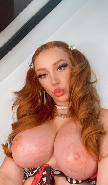 Lacey Laid