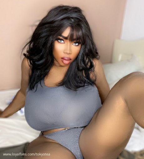 Foto di nudo di fuga di OnlyFans di Tokyotea