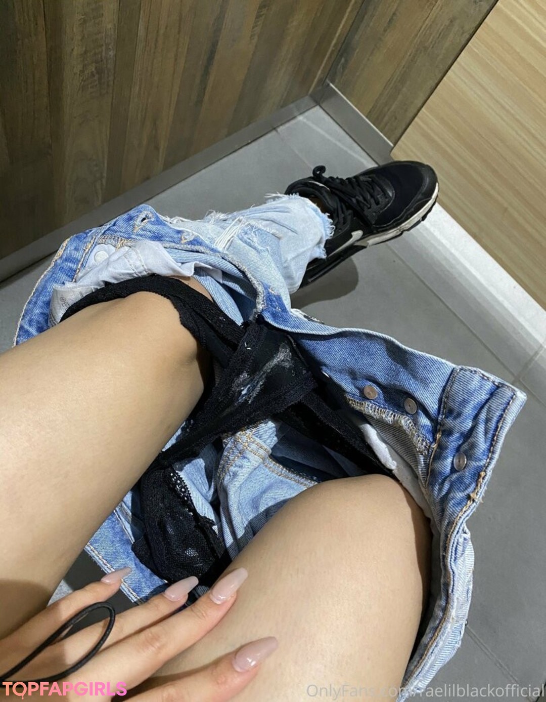 Foto di nudo di fuga di OnlyFans di Raelilblack #1732