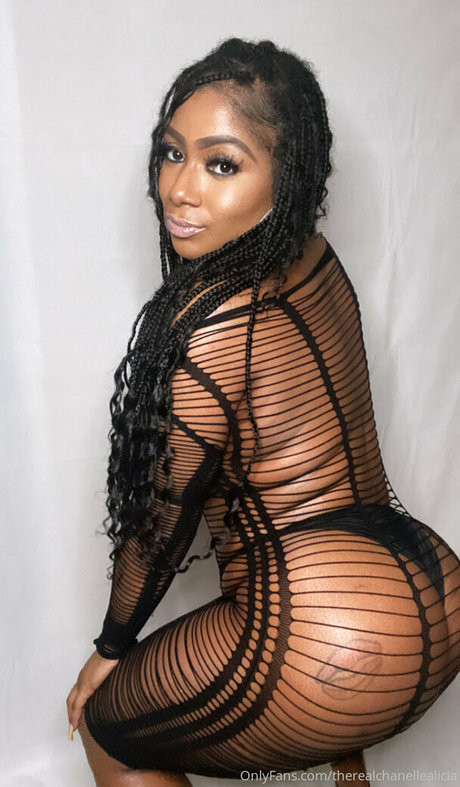 Foto di nudo di fuga di OnlyFans di Therealchanellealicia