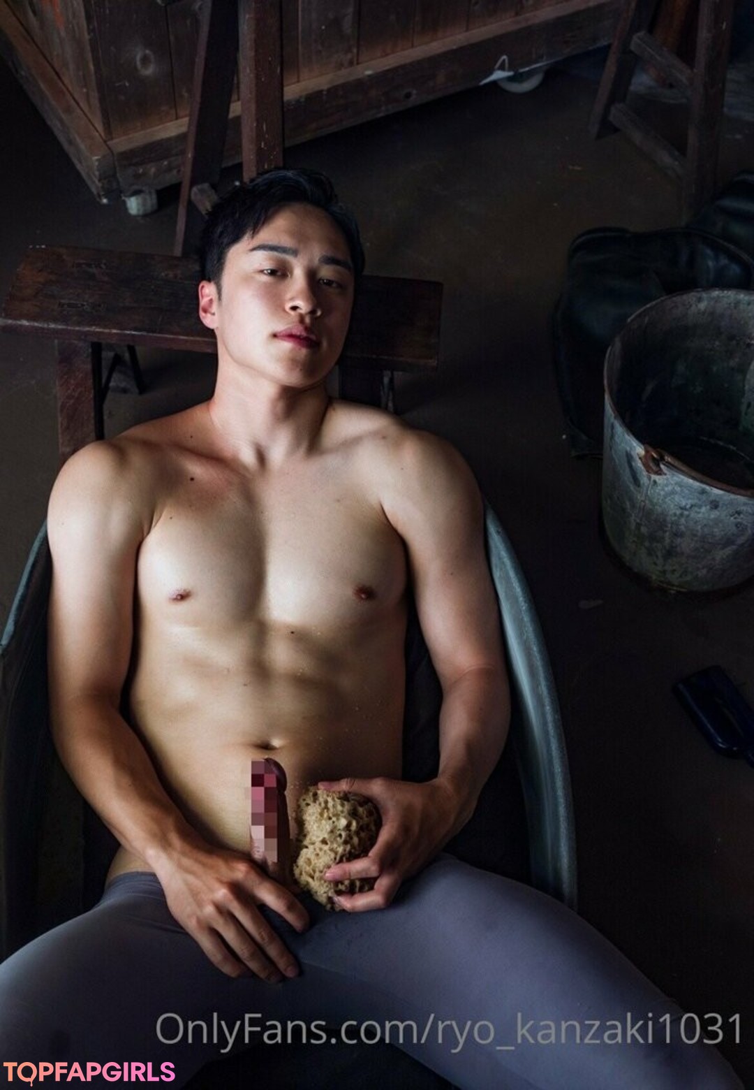 Foto di nudo di fuga di OnlyFans di Ryokanzaki1031 #42 Foto di nudo di fuga di OnlyFans di Ryokanzaki1031 #42
