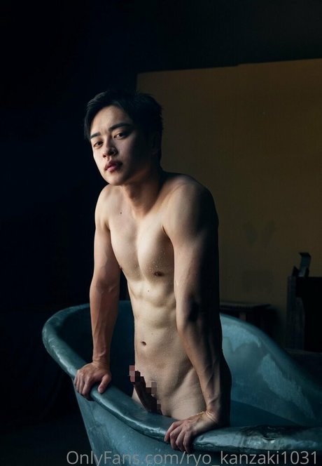 Foto di nudo di fuga di OnlyFans di Ryokanzaki1031