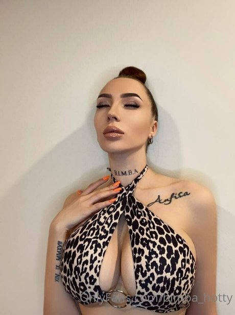 Foto di nudo di fuga di OnlyFans di Bimbahotty