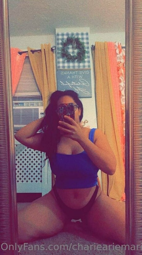 Foto di nudo di fuga di OnlyFans di Charieariemarie