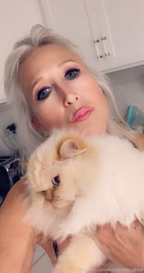 Momanddaughter