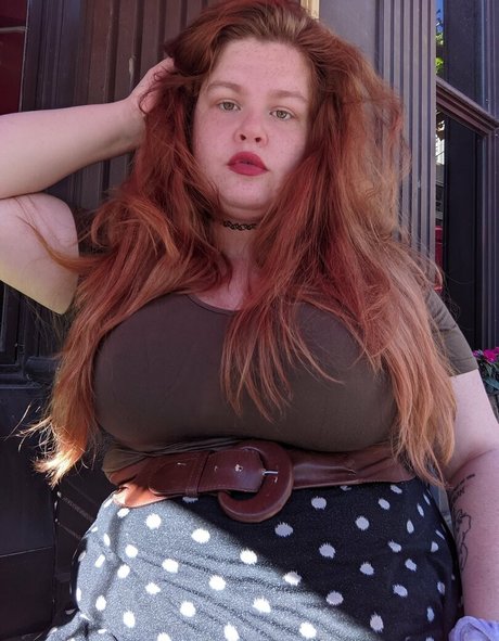 Foto di nudo di fuga di OnlyFans di Hippienextdoor