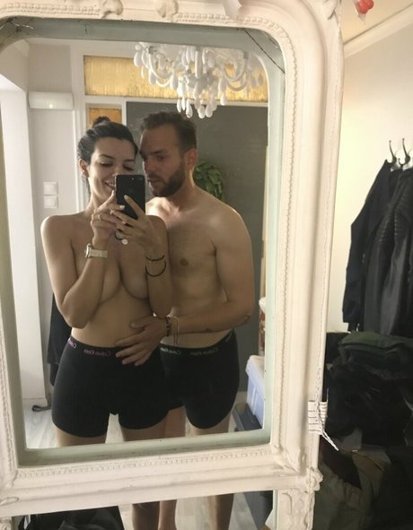Foto di nudo di fuga di OnlyFans di Nikoletta Ralli