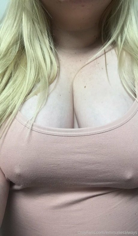 Foto di nudo di fuga di OnlyFans di Emmaliesalways