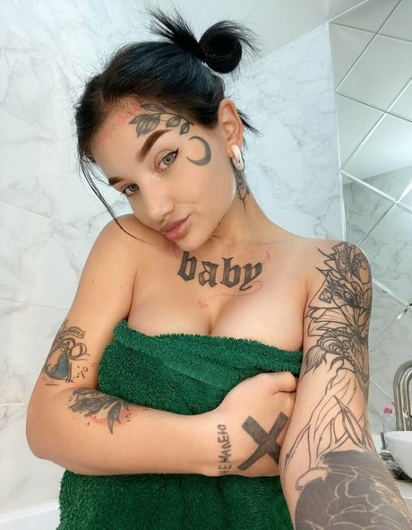 Foto di nudo di fuga di OnlyFans di Alisex