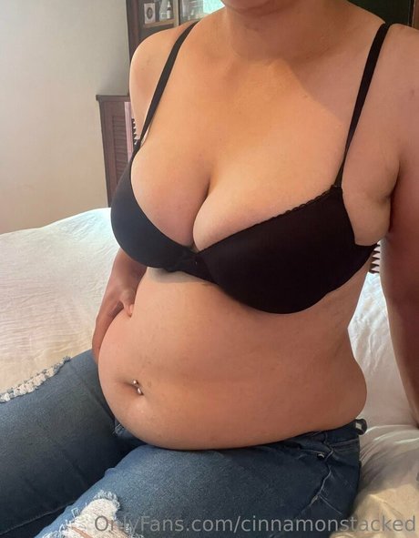 Foto di nudo di fuga di OnlyFans di Cinnamonstacked