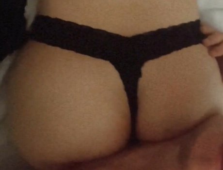 Foto di nudo di fuga di OnlyFans di Masa Iva Nusa