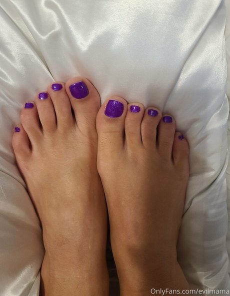 Foto di nudo di fuga di OnlyFans di Evilmama