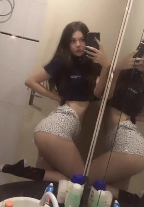 Foto di nudo di fuga di OnlyFans di Elkakkk