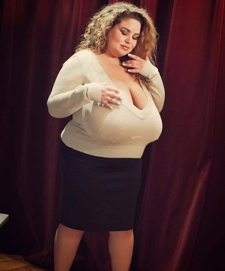 Foto di nudo di fuga di OnlyFans di Anna Katz