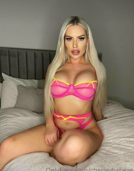 Foto di nudo di fuga di OnlyFans di Itsasiandoll