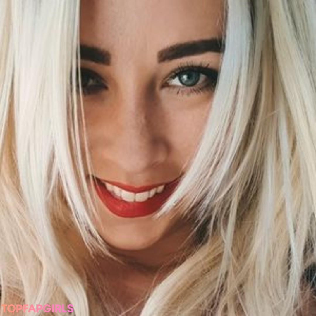 Foto di nudo di fuga di OnlyFans di Missladyahaus #15 Foto di nudo di fuga di OnlyFans di Missladyahaus #15